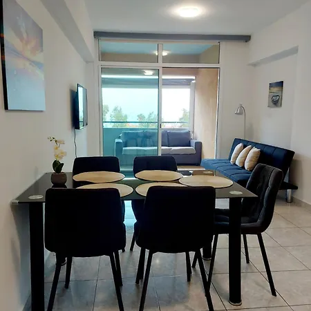 Erika Sea Breeze Makenzie شقة لارنكا