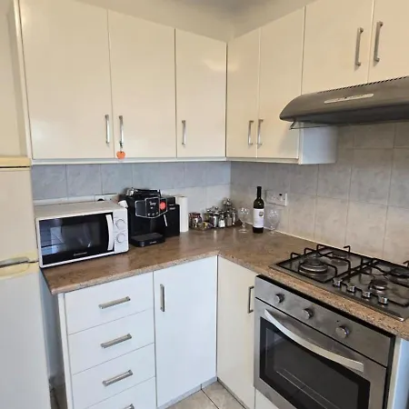 Erika Sea Breeze Makenzie Ларнака