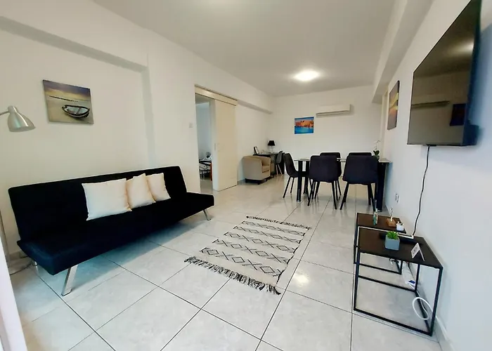 Erika Sea Breeze Makenzie Ларнака